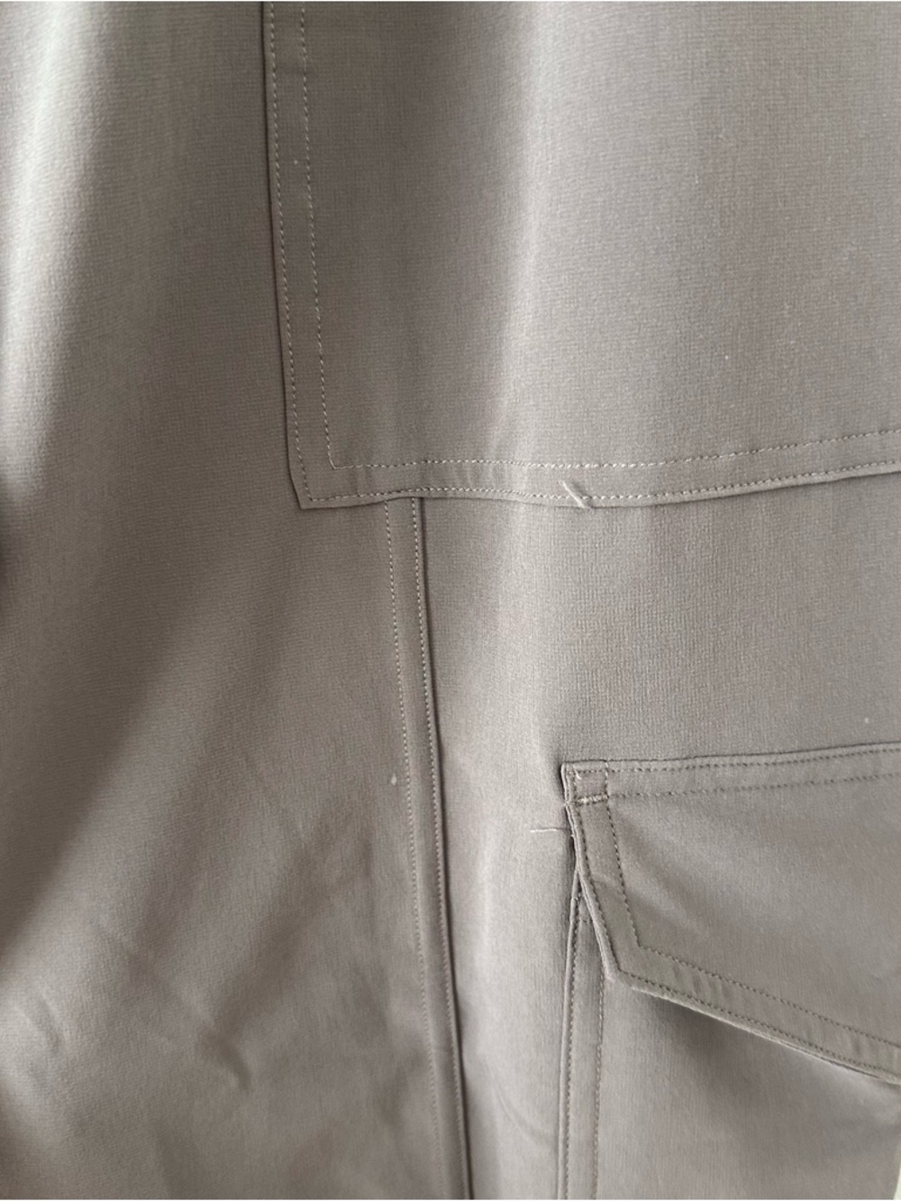 Spanx Out Of Office Cargo Joggers Sweatpants Smoke Taupe Brown Drawstring Small - Picture 10 of 13